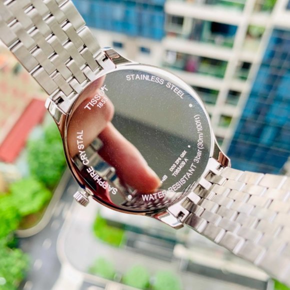 Men's Tissot Classic Silver Watch! NEW - Picture 3 of 5